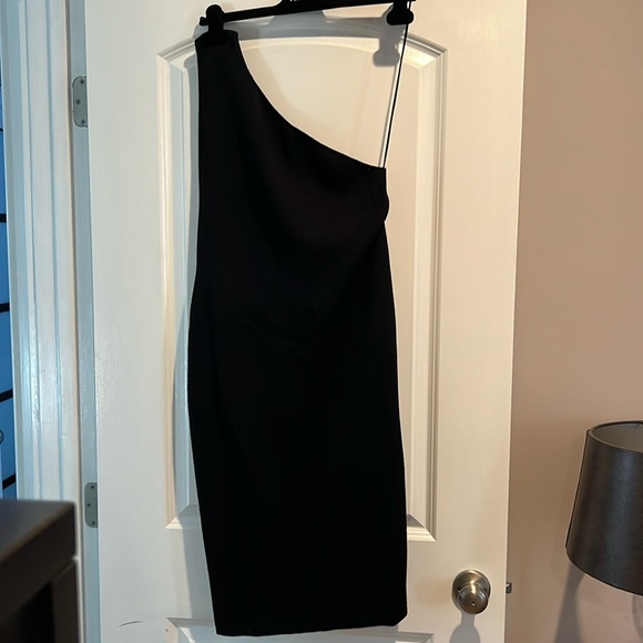 Pre-loved Bottega Venetta Black One shoulder dress Spring 2020 size 40 - Picture 4 of 9